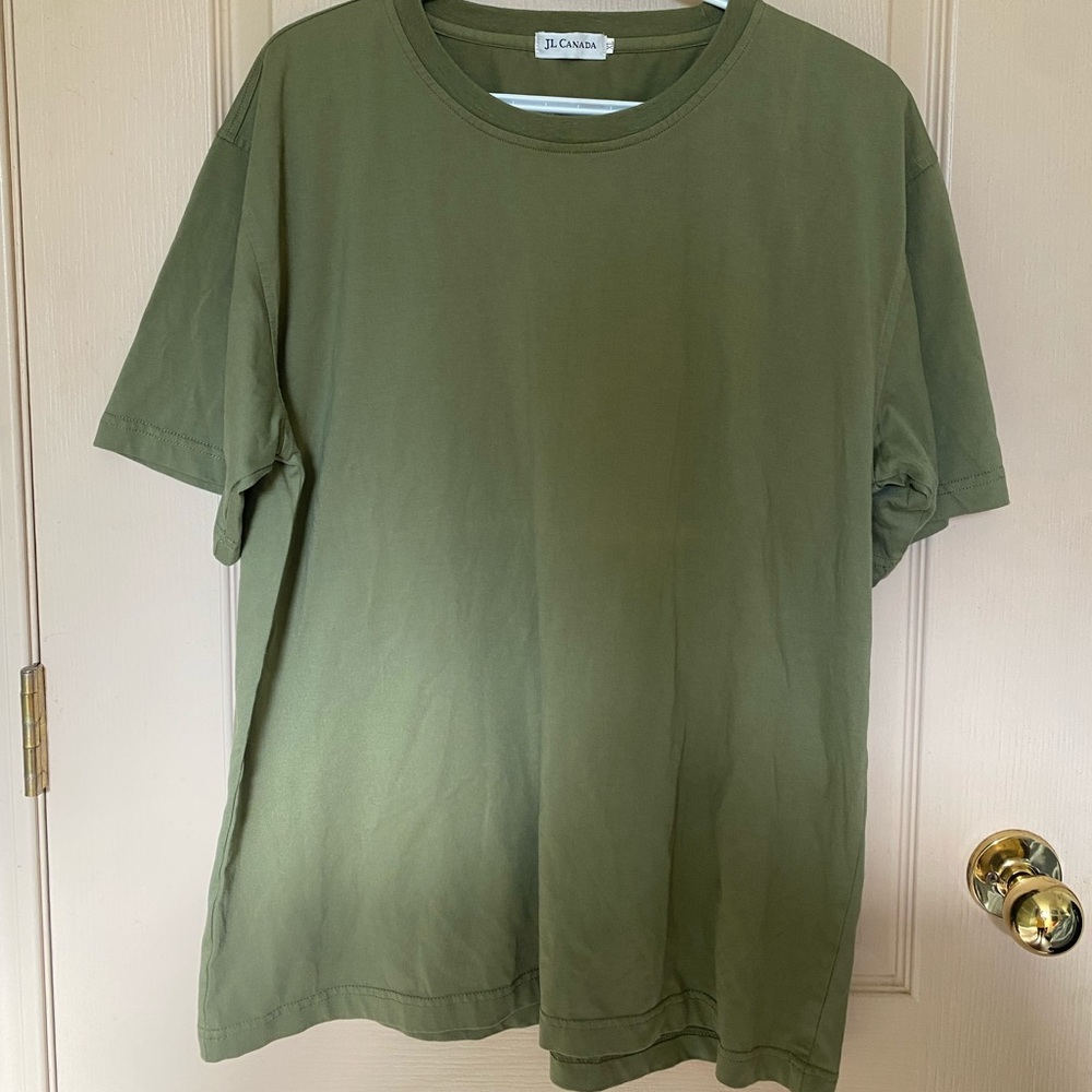 Big green shirt! - Picture 1 of 1